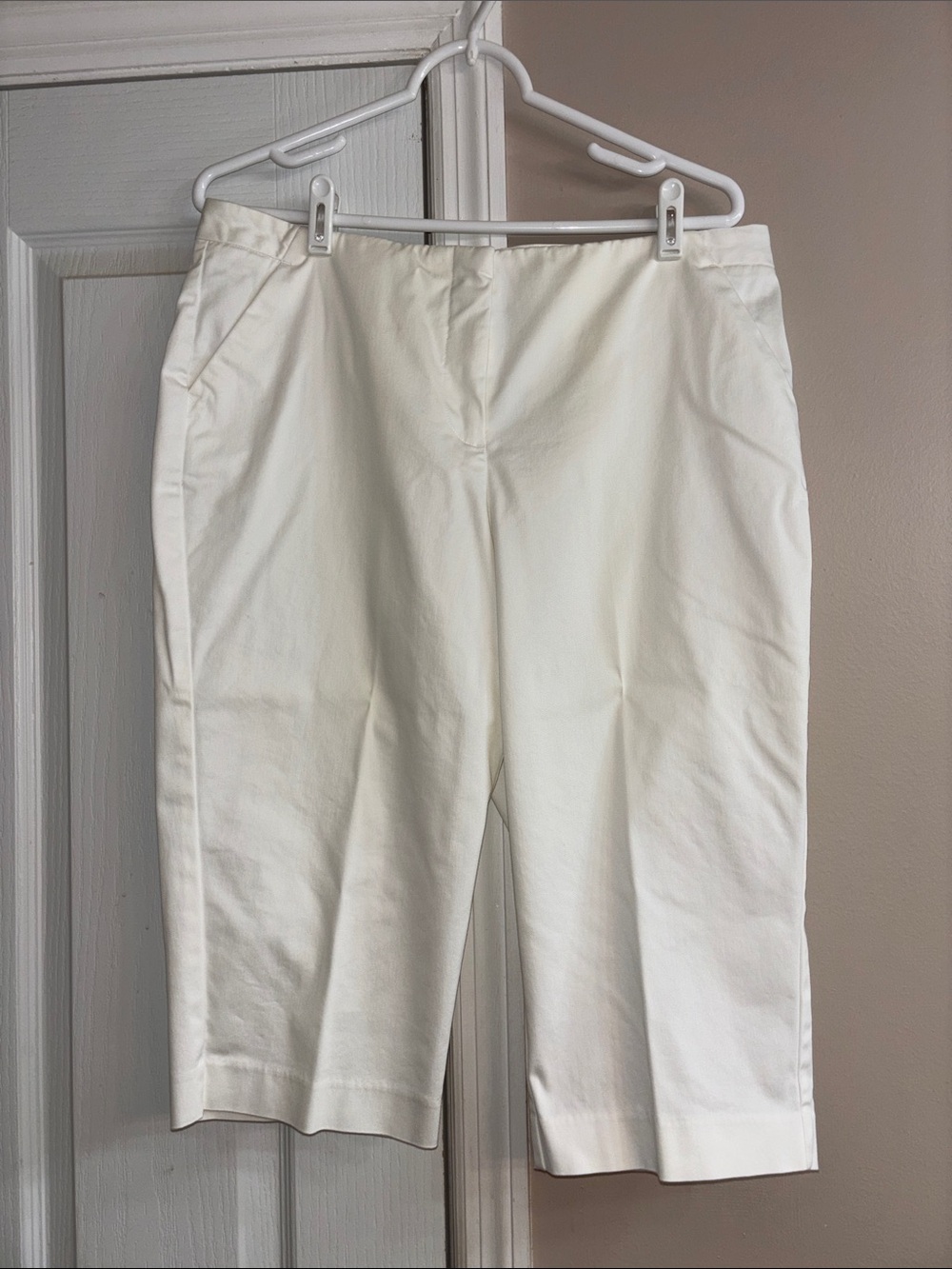 Worthington Modern Fit Capris